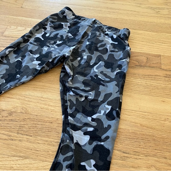 Grey Camo Nike Leggings - Picture 5 of 5